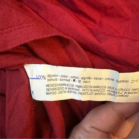 Zara Red Ruffled Puff Sleeve Crop Top

#1116 - Picture 5 of 7